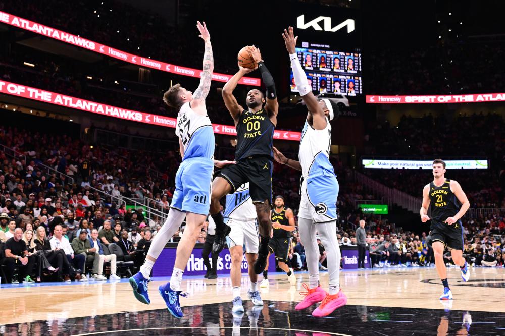 绿军近15个客场拿下14胜创近60年来队史纪录.