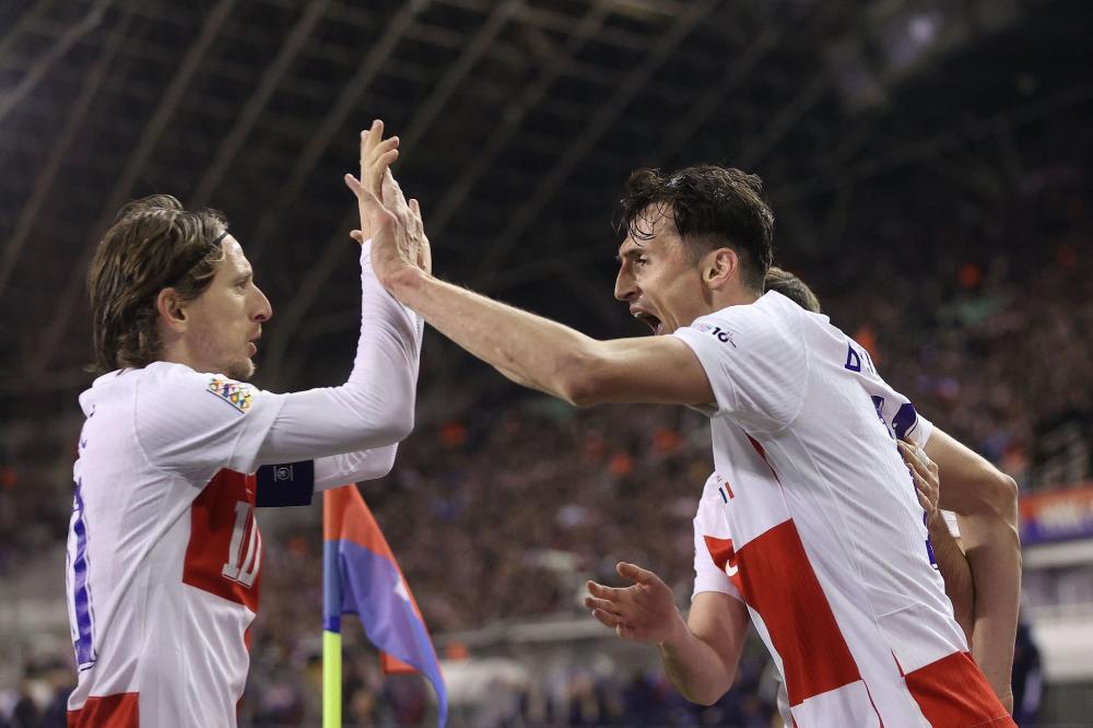 [网球]袁悦组合战胜张帅组合夺冠.